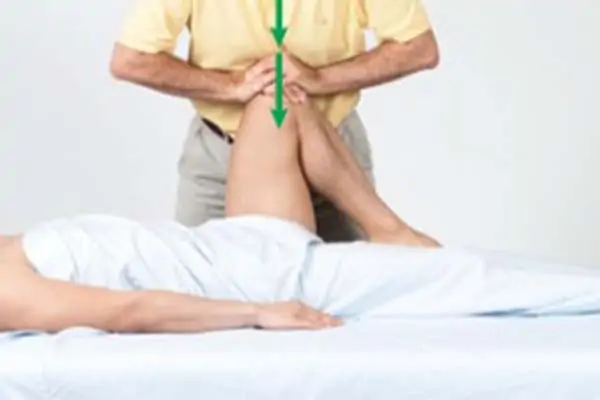 sacro iliaques exercices test en distraction espace francilien rachis chirurgien specialiste dos colonne vertebrale paris dr jameson dr lamerain medecin de la douleur dr hayon dr labourdette paris